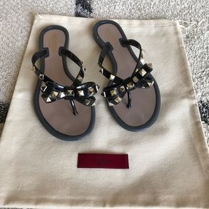 🖤Valentino rockstud jelly flip flops 🖤
